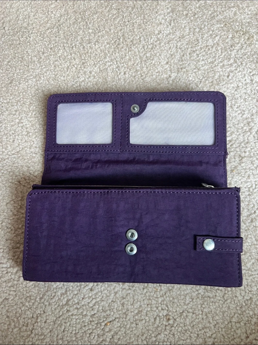 Kipling sleek fold